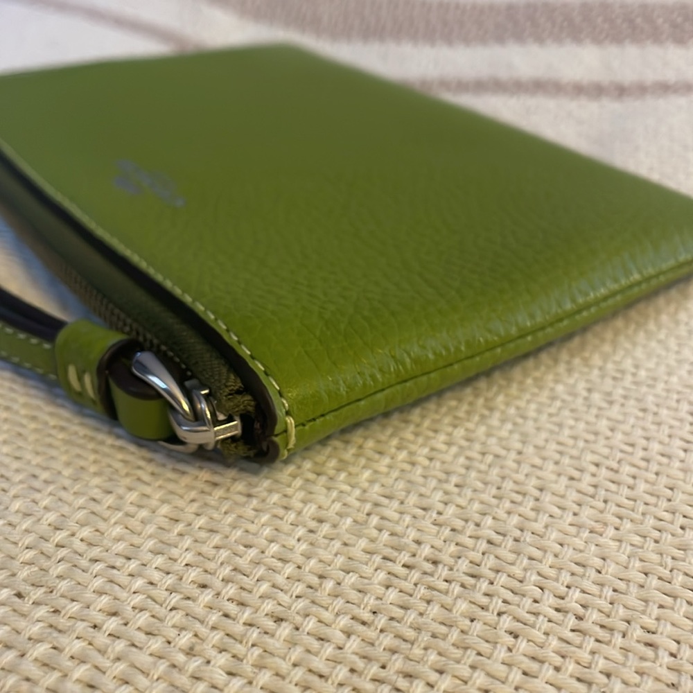 NWOT Coach Green Wristlet - Picture 7 of 10